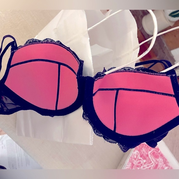 Victoria Secret PINK Lightly Lined Demi 34B - Picture 4 of 7